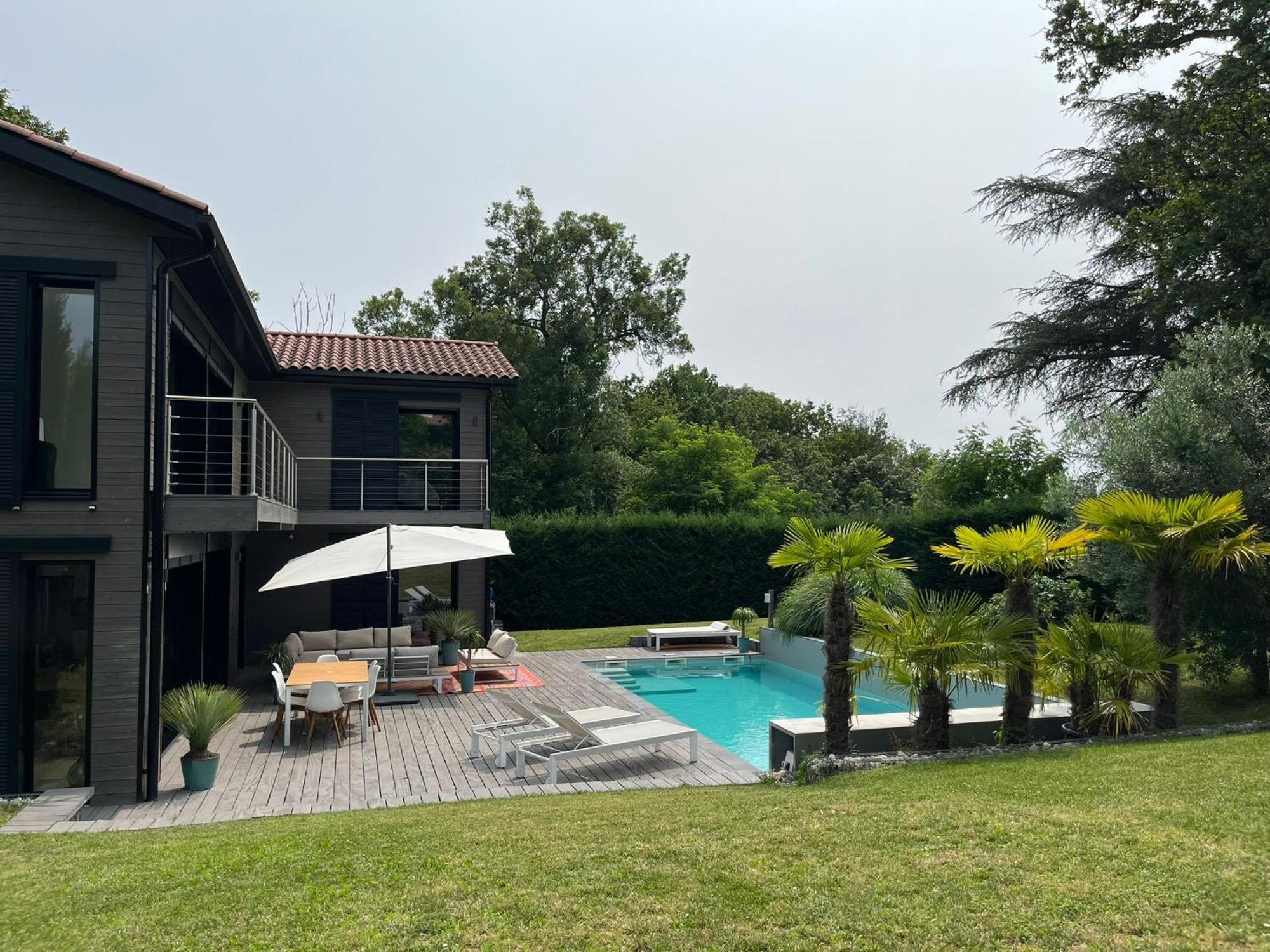 Villa Piscine A Proximite De Lyon Chaponost Extérieur photo
