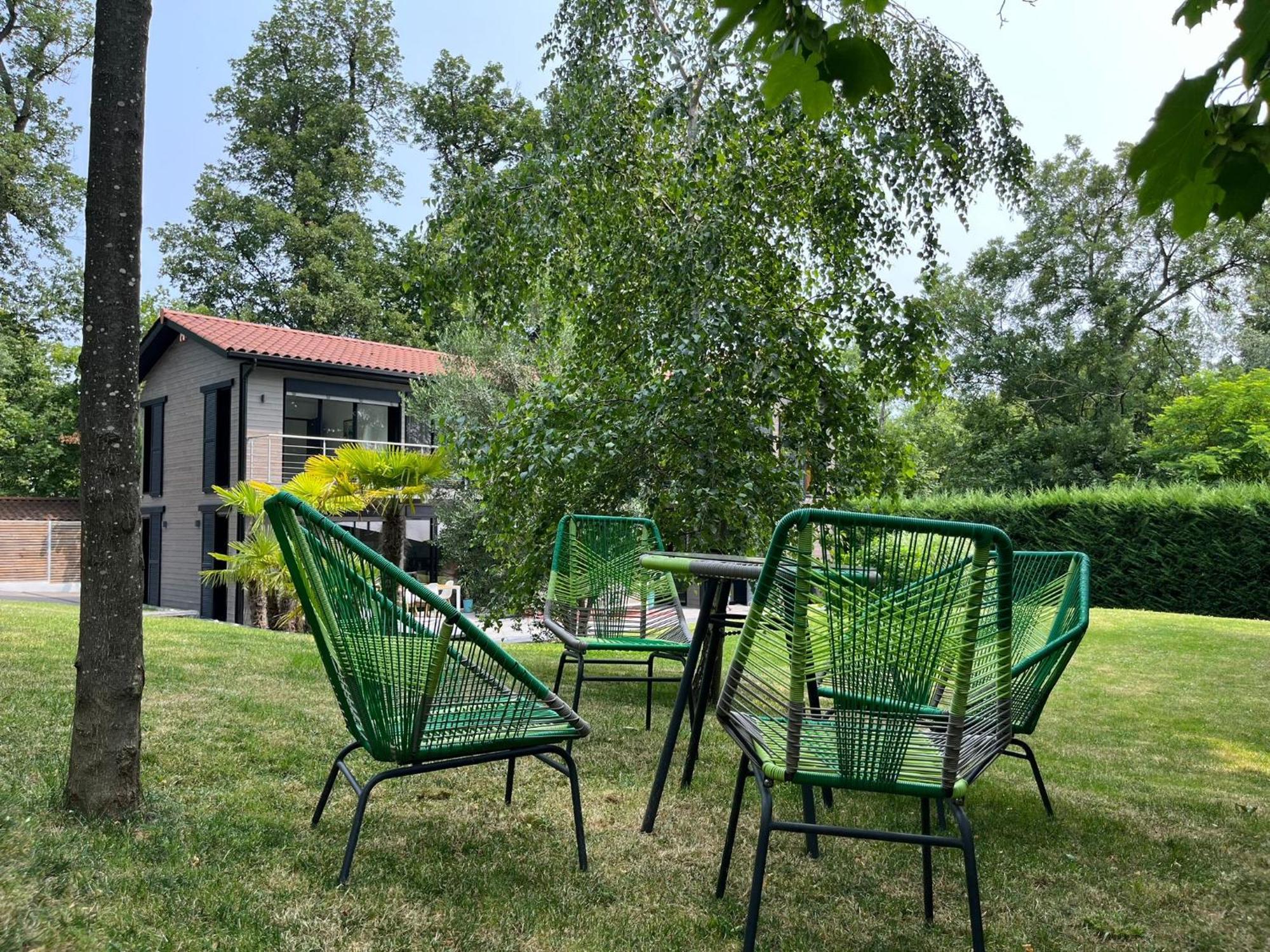 Villa Piscine A Proximite De Lyon Chaponost Extérieur photo